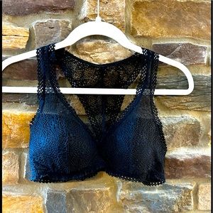 Never worn!Victoria’s Secret super soft no-wire racerback bra sz S.Perfect cond!